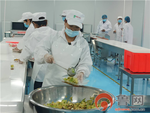 從蔬菜基地到百姓餐桌 濱州市沾化區(qū)“中央廚房”搭起“產(chǎn)品流通+就業(yè)”橋梁